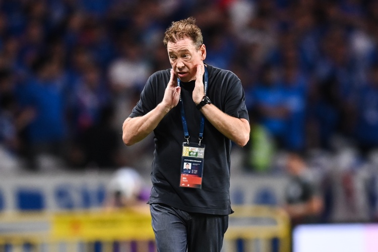 46岁马宁再赴世界杯裁判选拔，中国金哨的